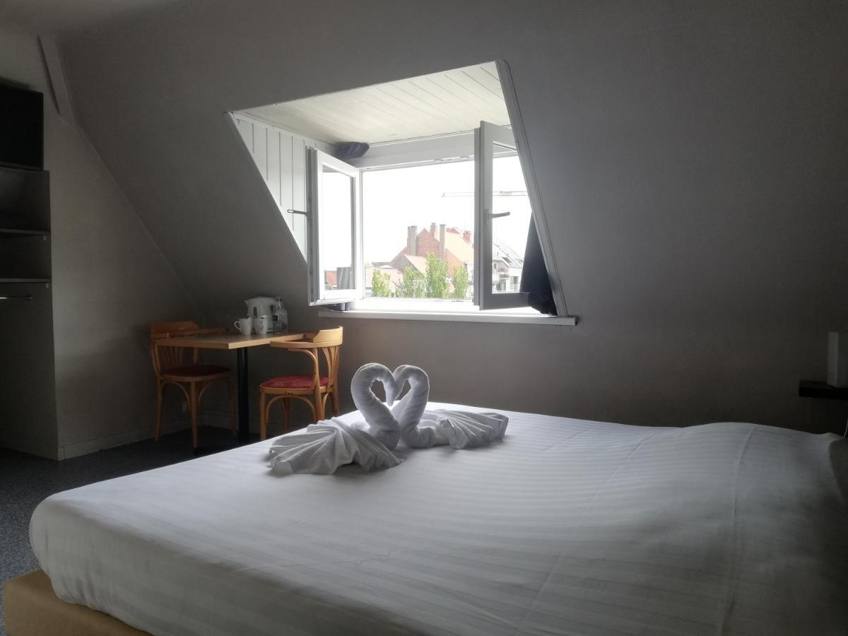 Logies Het Maantje Hotel De Panne Luaran gambar
