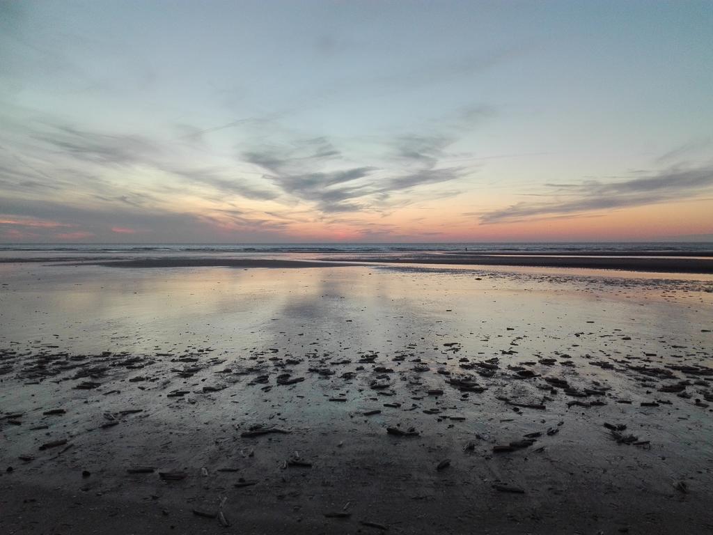 Logies Het Maantje Hotel De Panne Luaran gambar